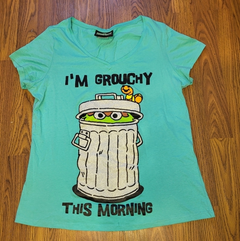 2012 Oscar the Grouch T-Shirt  Women’s Large Sesame Street Apparel A85